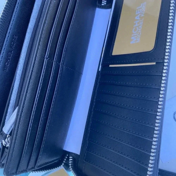 Michael Kors MK Jet Set Travel Continental Large Logo Wristlet / Wallet - Black - Picture 6 of 7